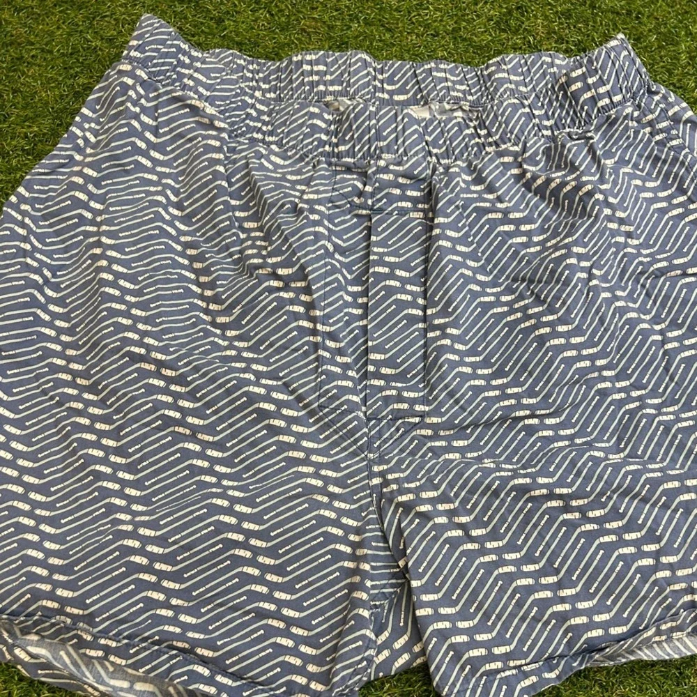 Vineyard Vines vines medium soft